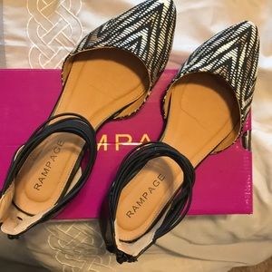 Closed toe with zipped back flats